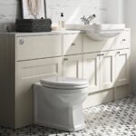 Traditional Toilet Seat - Image 2
